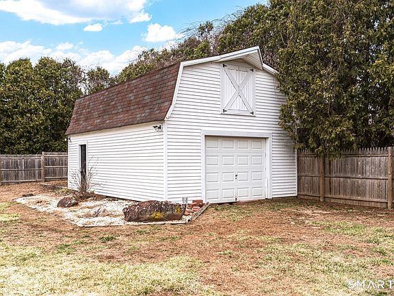 4th image of 136 Broad Brook Road