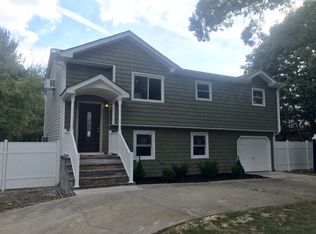 76 Oceanside St, Islip Terrace, NY 11752