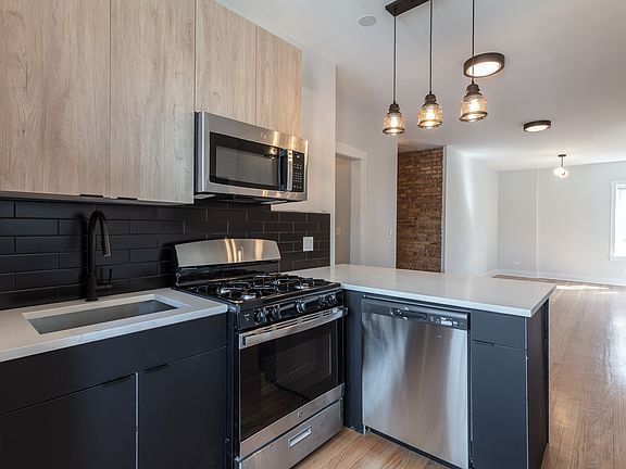 2nd image of 4015 N Lowell Ave APT 3E