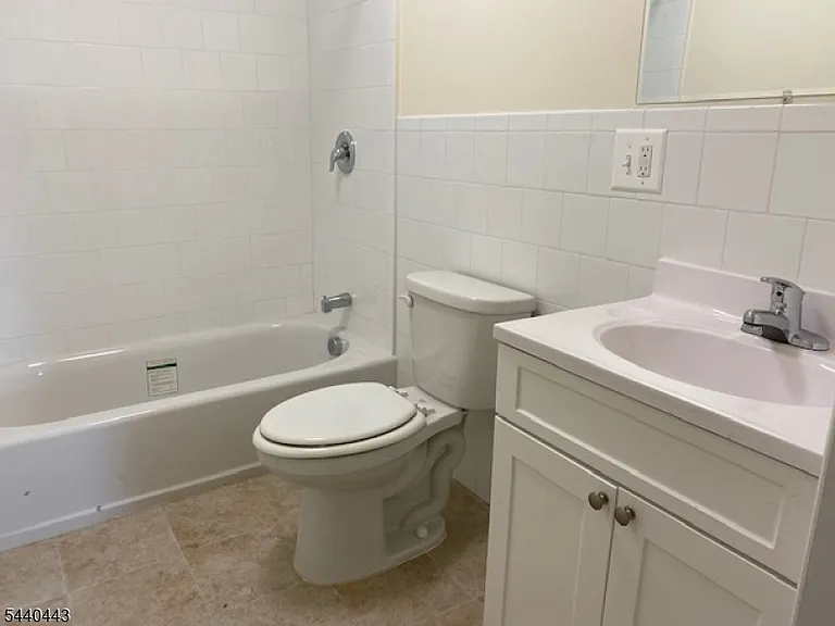 192 Market St #6B — Photo 3