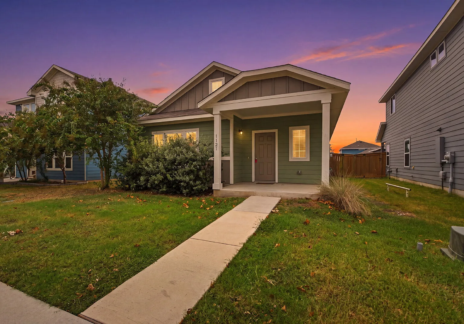 3 bed, 2.0 bath, 1424 sqft, $1,795 — Photo 2