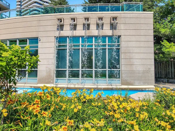 60 Byng Ave #303, Toronto, ON M2N 7K3