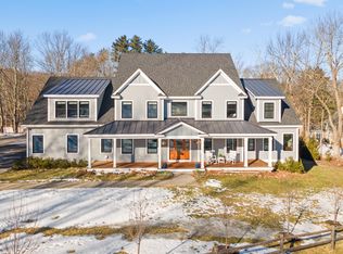 7 Freedom Dr, Falmouth, ME 04105