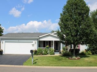 12 Devonshire Ct, Grayslake, IL 60030