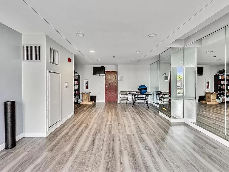 1250 S Michigan Ave #1702 — Photo 18