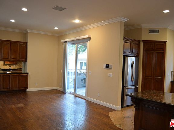 3rd image of 4048 Lincoln Ave
