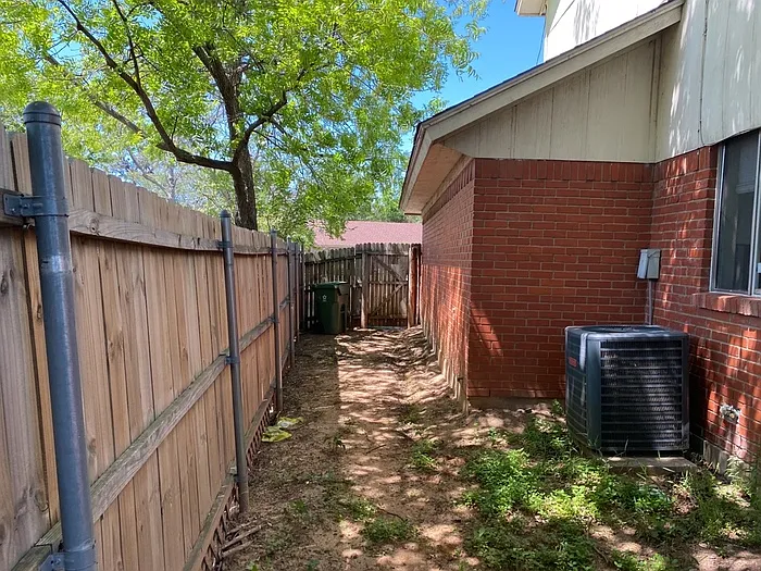 627 Overlook Ct — Photo 12