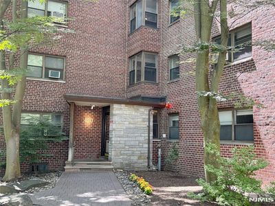 420 Park Pl APT 2E, Fort Lee, NJ, 07024