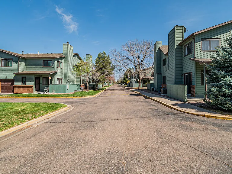 10410 W Jewell Ave #B — Photo 34