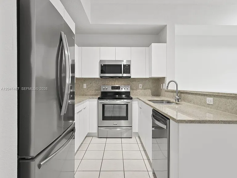 10966 NW 43rd Ter #10966 — Photo 17