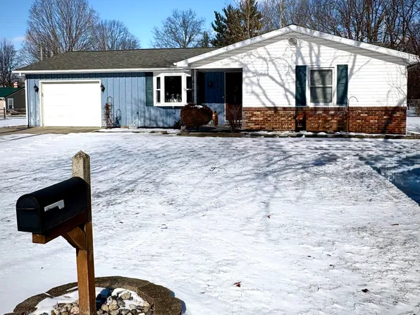 217 Aqua Ln, Edgerton, OH 43517