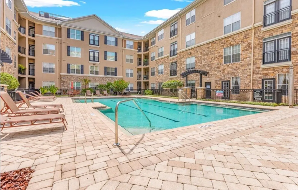1 bed, 800 sqft, $1,695 — Photo 2