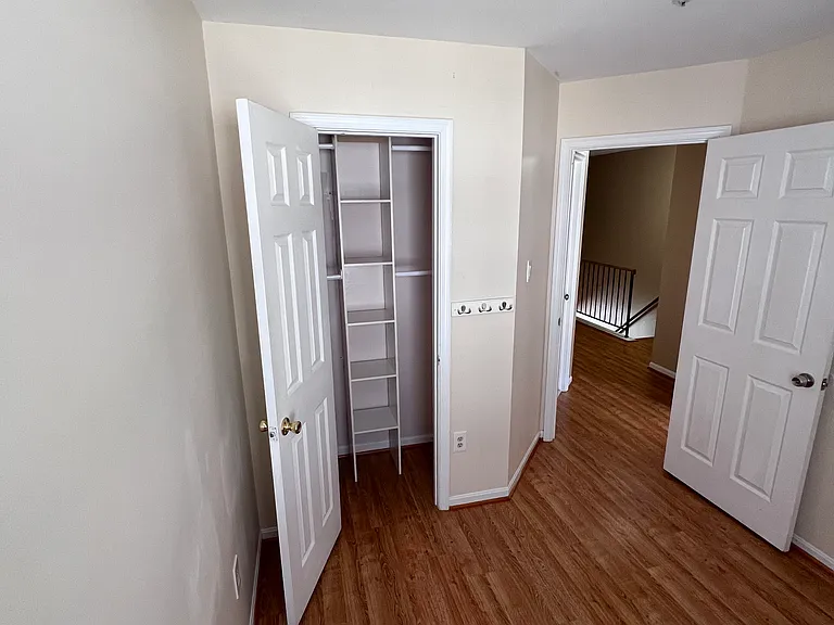 1412 Nestlewood Ct — Photo 19