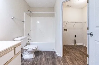 Wyndfall Apartments — Photo 22