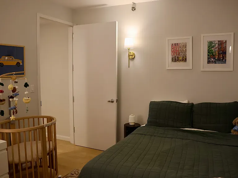 224 W 18th St #7B — Photo 12