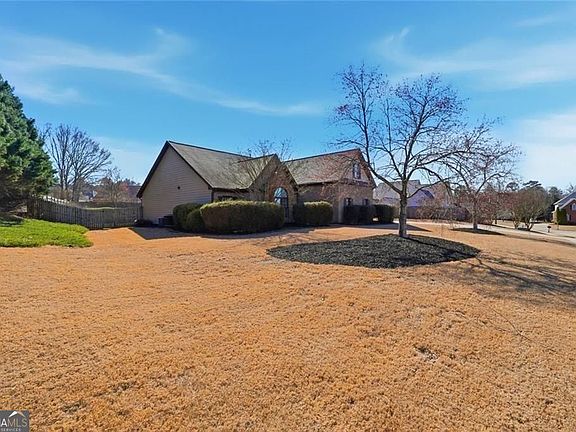 4th image of 103 Treemont Way