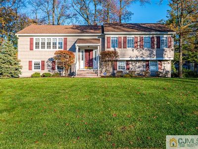 18 Remington Dr, Edison, NJ, 08820