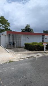 Urb Santa Elena Calle #9-E-5, Bayamon, PR, 00957