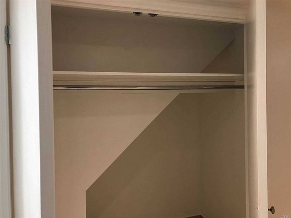 5th image of 7318 52nd Ave #1