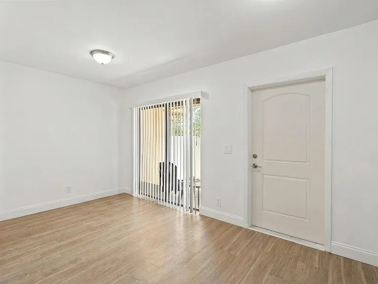 6721 Bridlewood Ct — Photo 4
