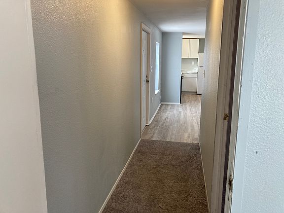5th image of 321 Berkshire Ln