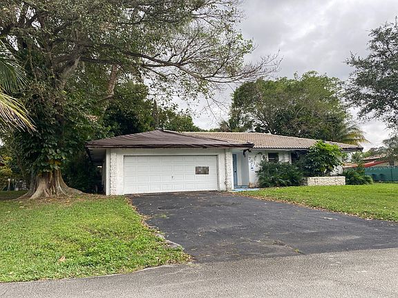 3rd image of 7818 NW 41st St