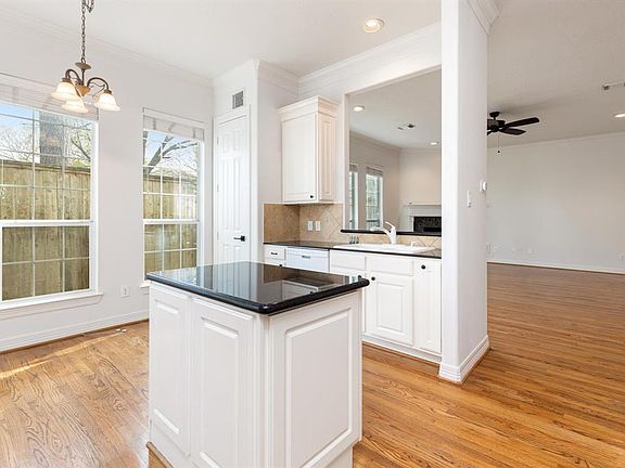 5th image of 2626 Shady Acres Lndg
