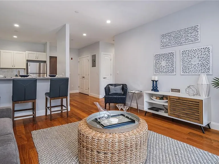 697 Bronx River Rd — Photo 15
