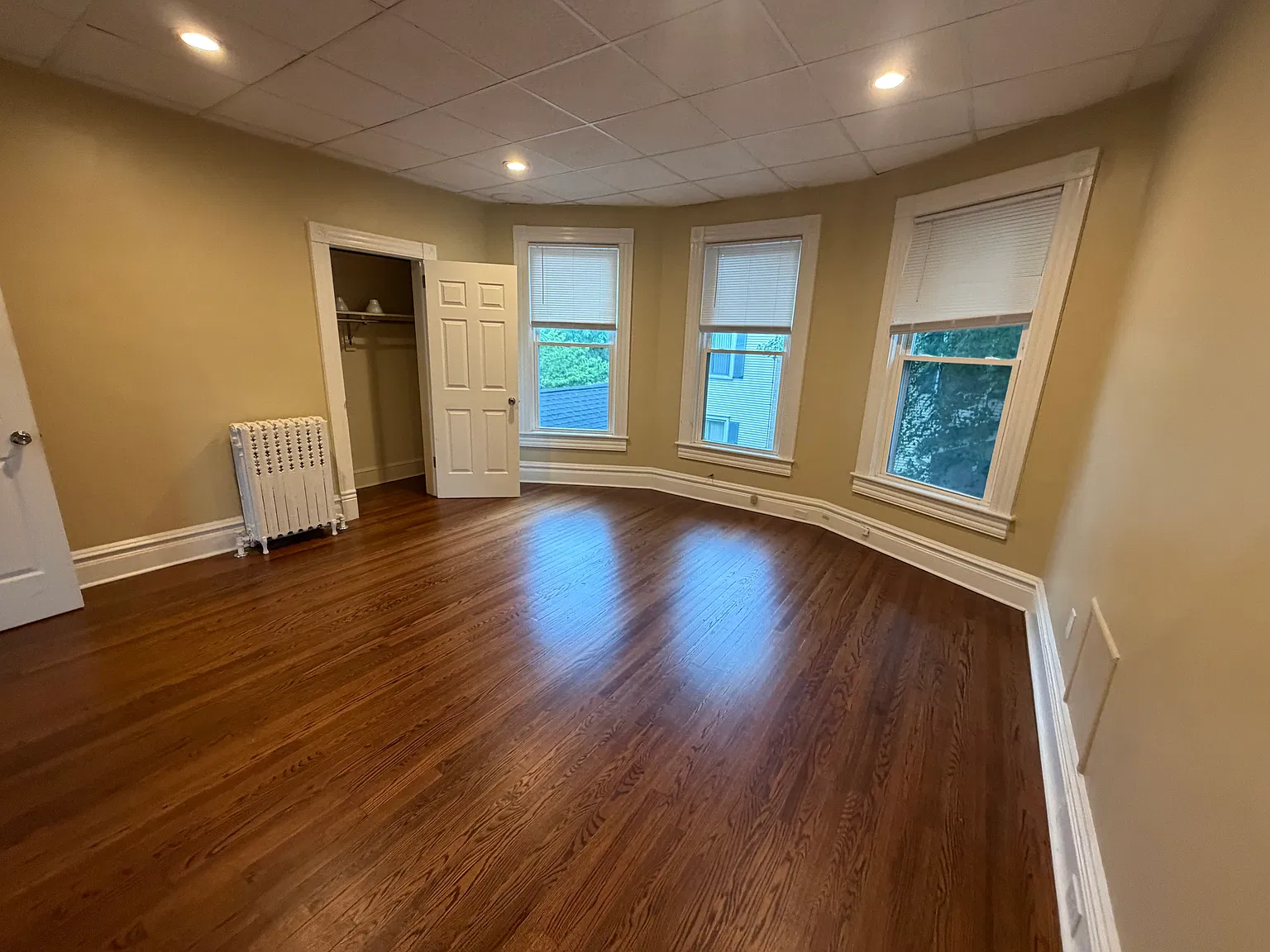 2 bed, 1000 sqft, $1,650 — Photo 2