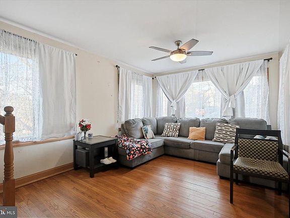 3rd image of 180 Saint Laurence Rd