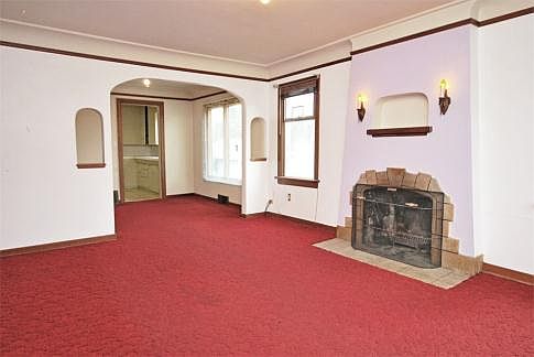 2nd image of 11744 Phinney Ave N