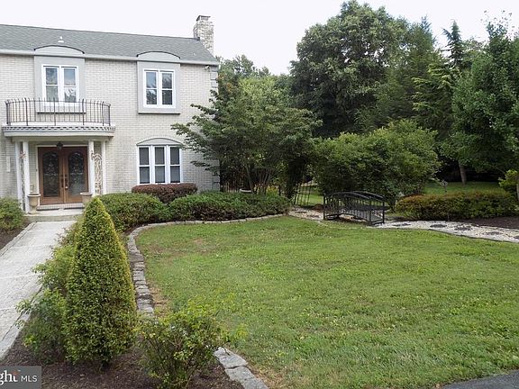 3rd image of 313 Glenville Rd