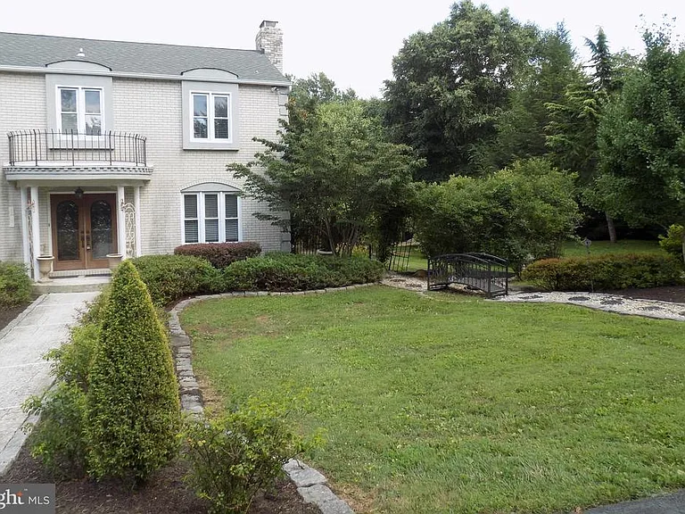 313 Glenville Rd — Photo 3
