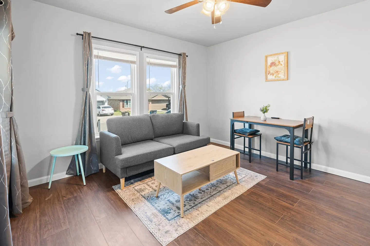 1 bed, 1.0 bath, 1194 sqft, $1,967 — Photo 1