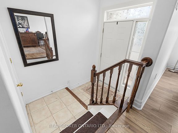 3rd image of 296 Maude St