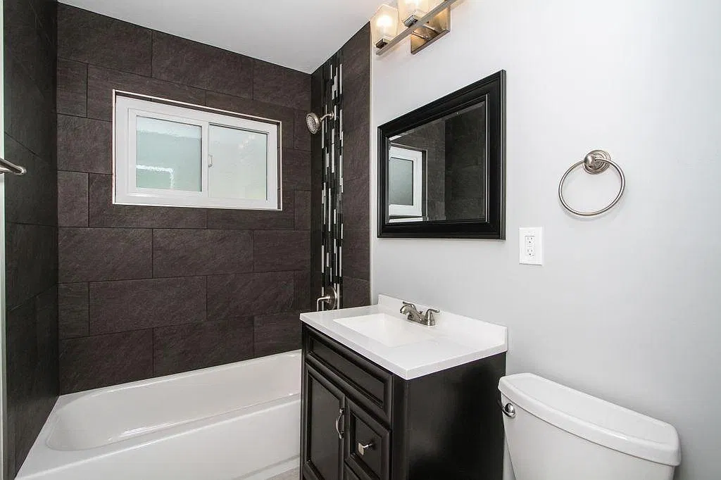 2 bed, 704 sqft, $2,550 — Photo 4