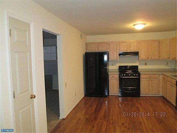 3rd image of 14 Thistleberry Dr
