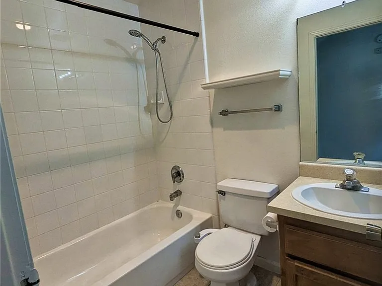 385 McCarthy Ave #A — Photo 7