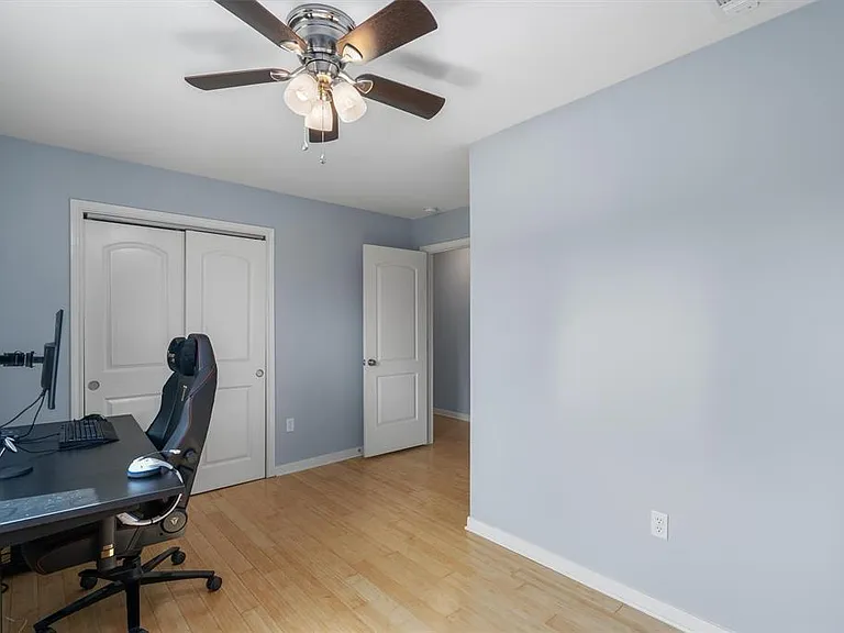 808 Salem Ln — Photo 13