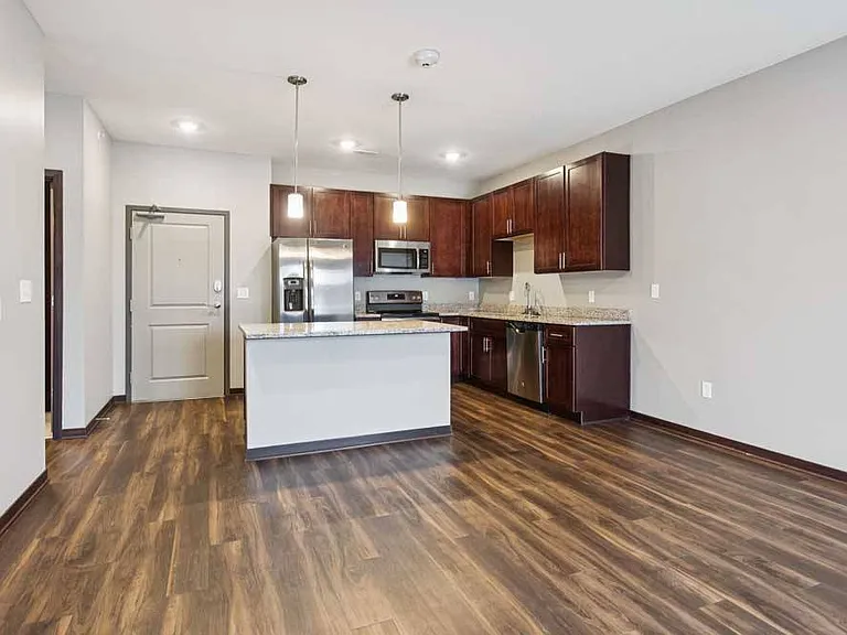 360 at Jordan West — Photo 100