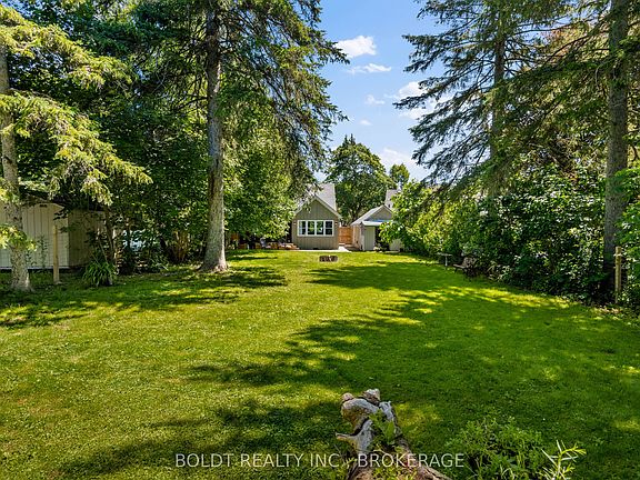 5th image of 421 Prospect Point Rd N