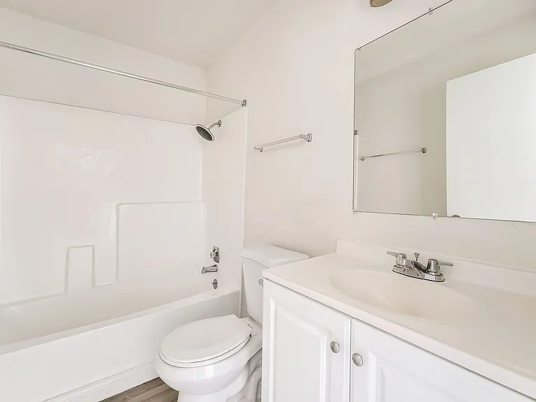 5303 Del Gado Dr — Photo 16