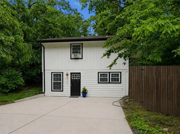 2514 NE 76th St, Gladstone, MO 64118