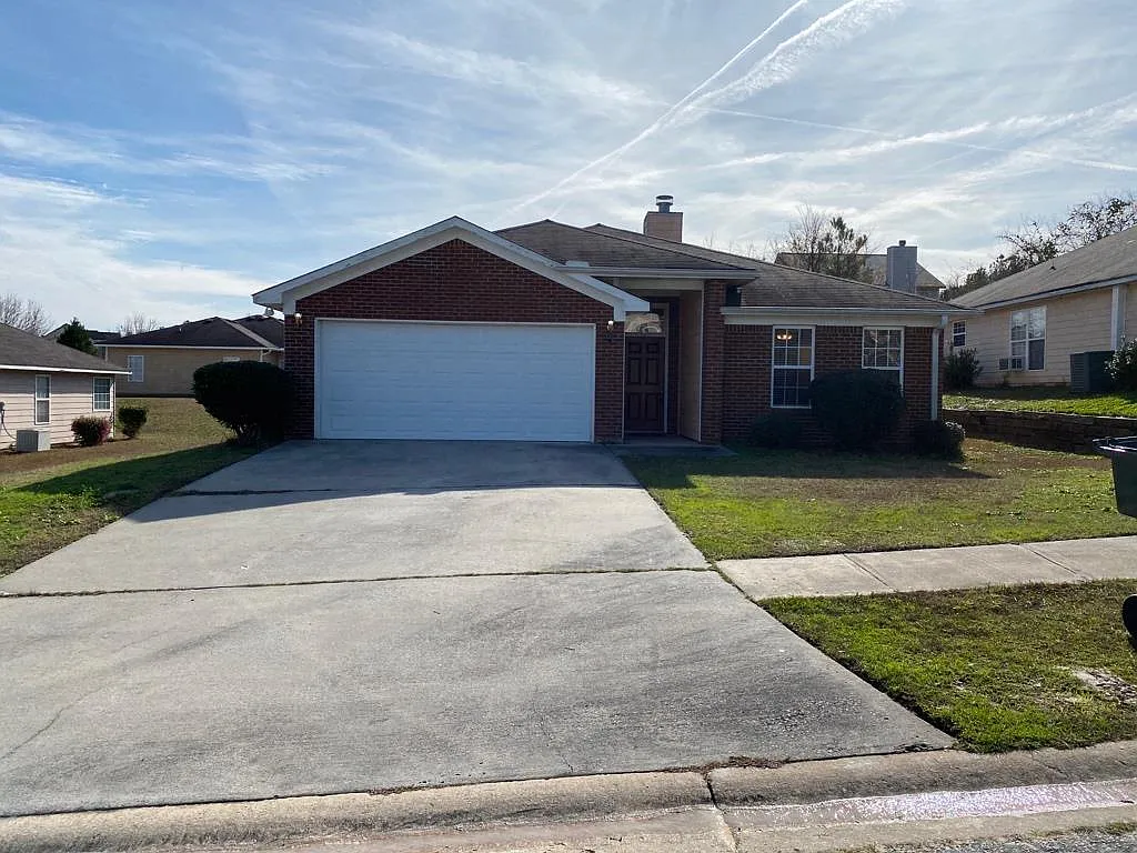 604 Oakland Hills Dr photo 1