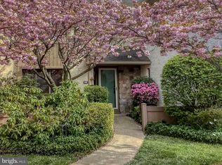 28 High Gate Ln, Blue Bell, PA 19422