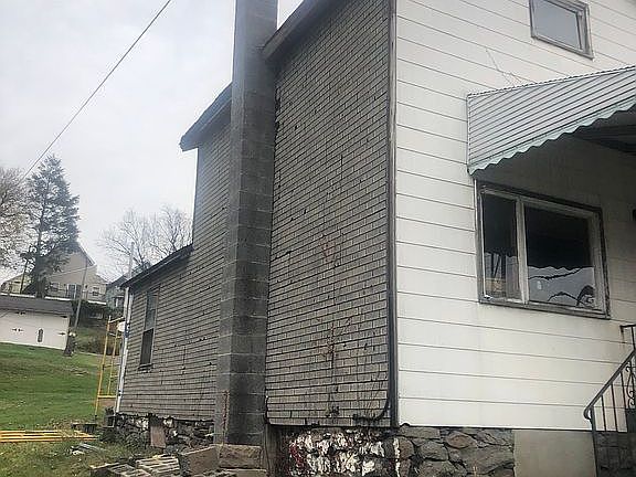 2nd image of 128 W Hartford St