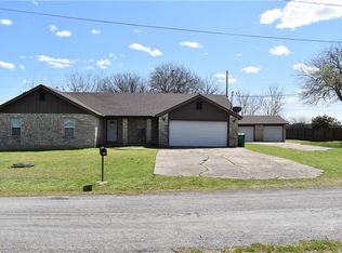 908 E Rio Grande St, Taylor, TX 76574