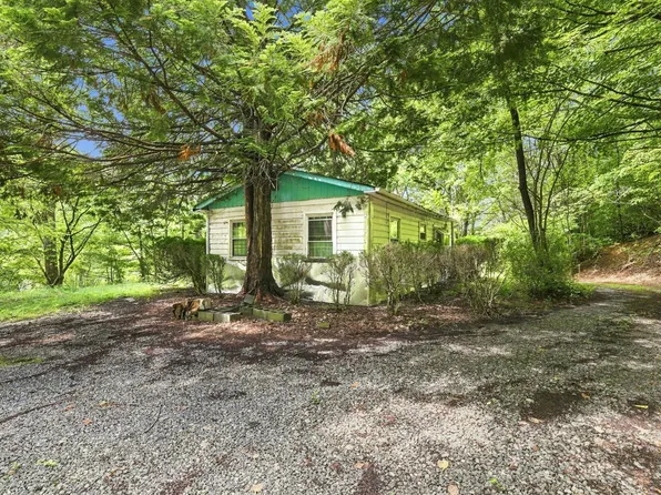 5140 Tessentee Rd, Franklin, NC 28734