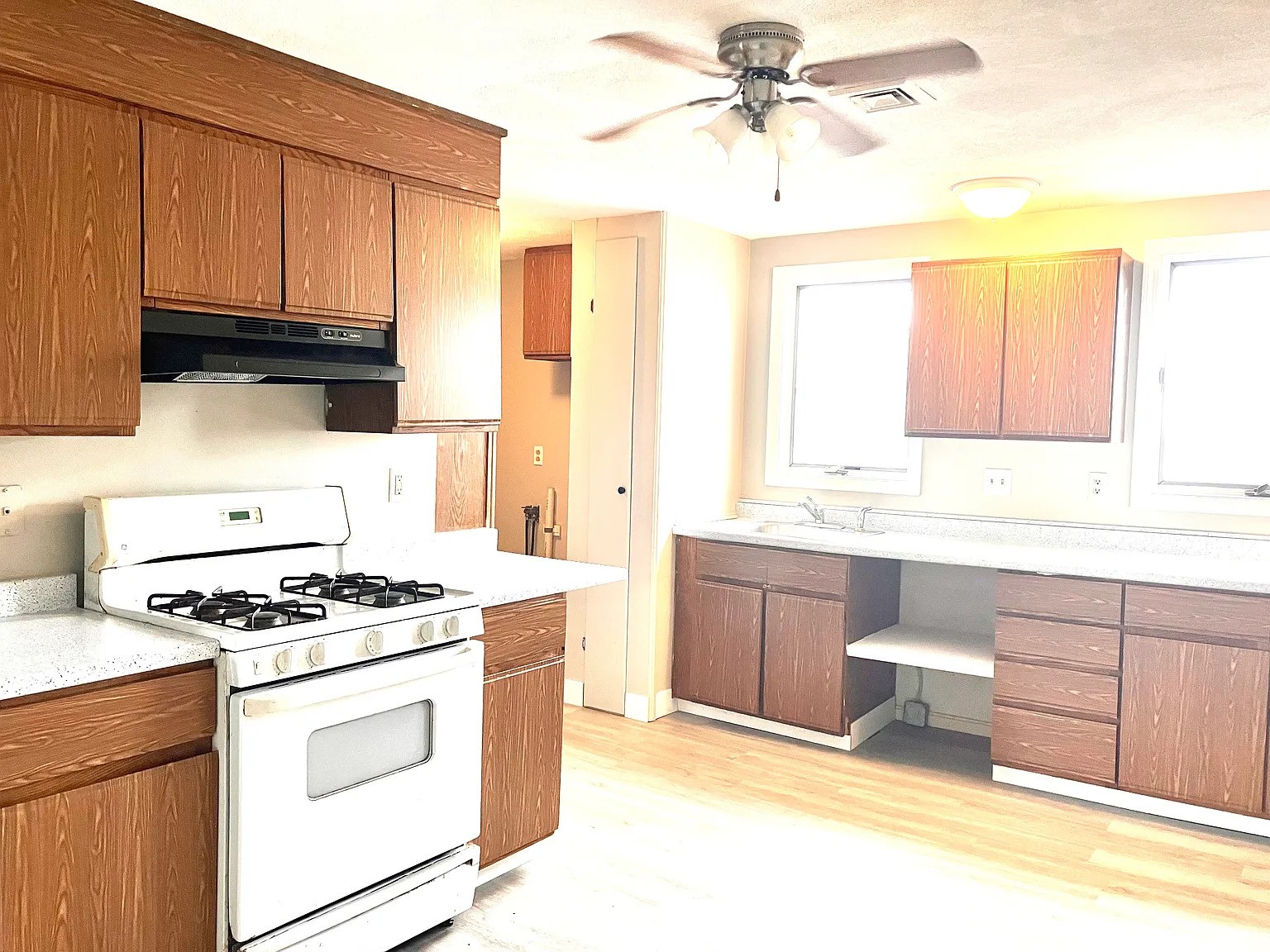 3 bed, 1464 sqft, $2,800 — Photo 3