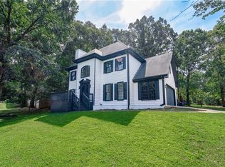 951 Thousand Oaks Dr, Lawrenceville, GA 30043